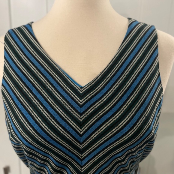 Lindy Bop size 8/US chevron dress - Picture 3 of 3